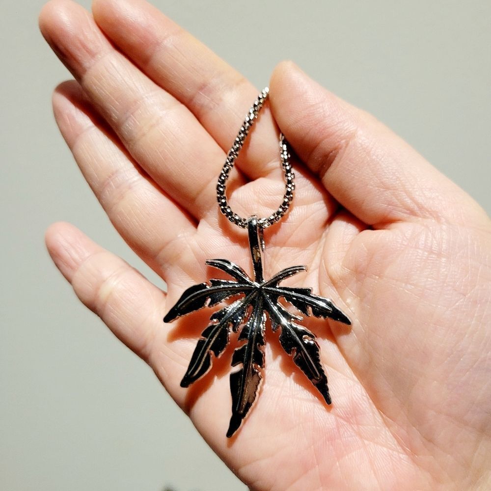Brand New Leaf Silver Necklace - Picture 4 of 8